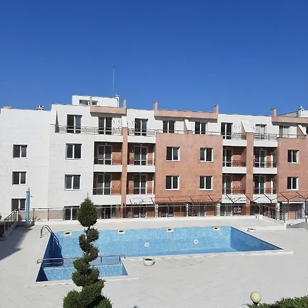 Apartment-studio Daisy In Kiwi Gardens Complex 公寓