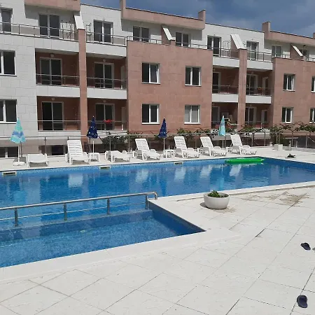 Апартамент Apartment-studio Daisy In Kiwi Gardens Complex