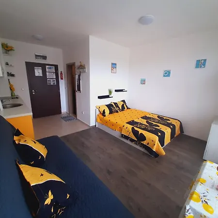דירה Apartment-studio Daisy In Kiwi Gardens Complex ביאלה